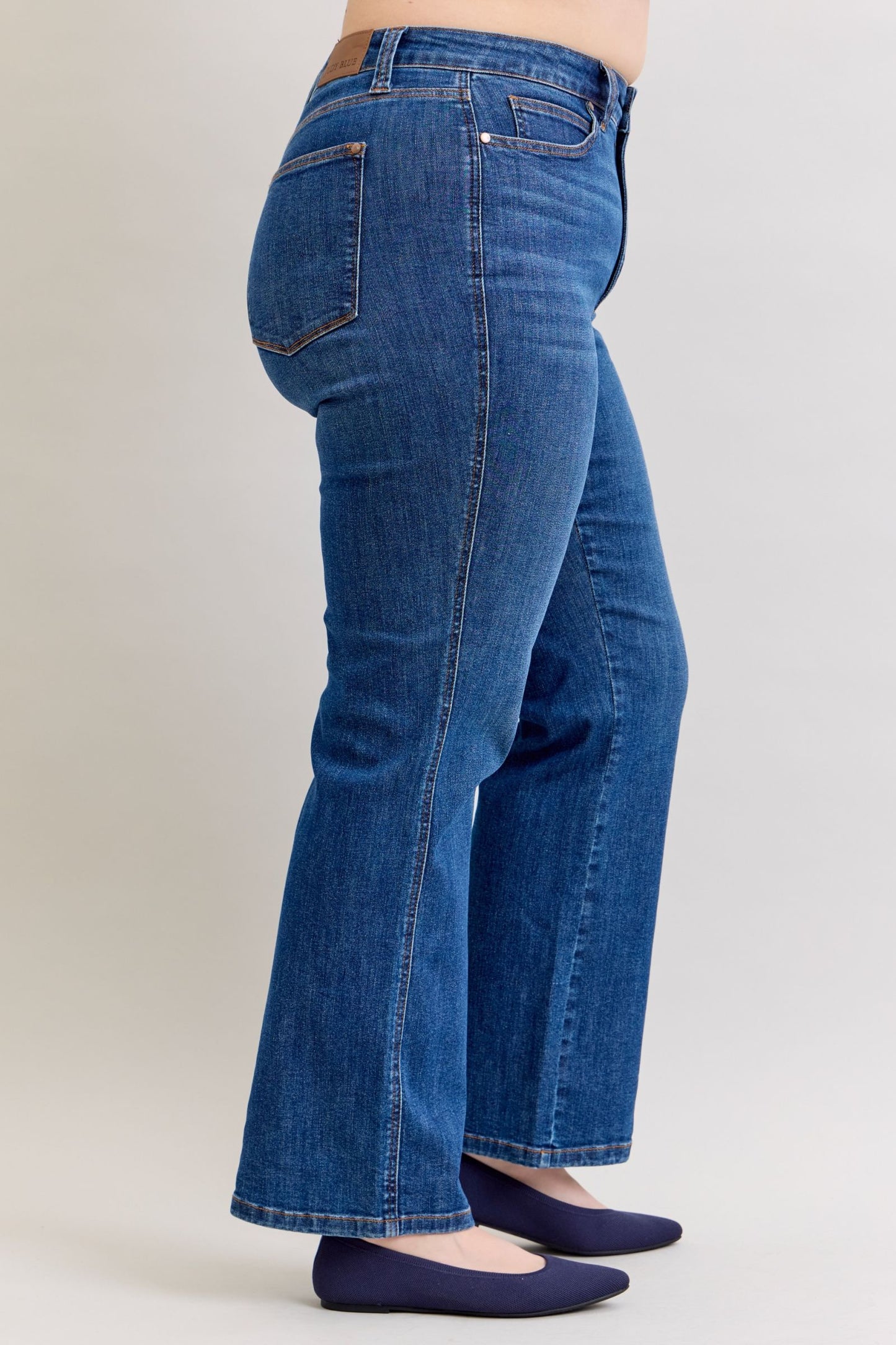 32" Judy Blue HW Tummy Control Medium Wash Straight