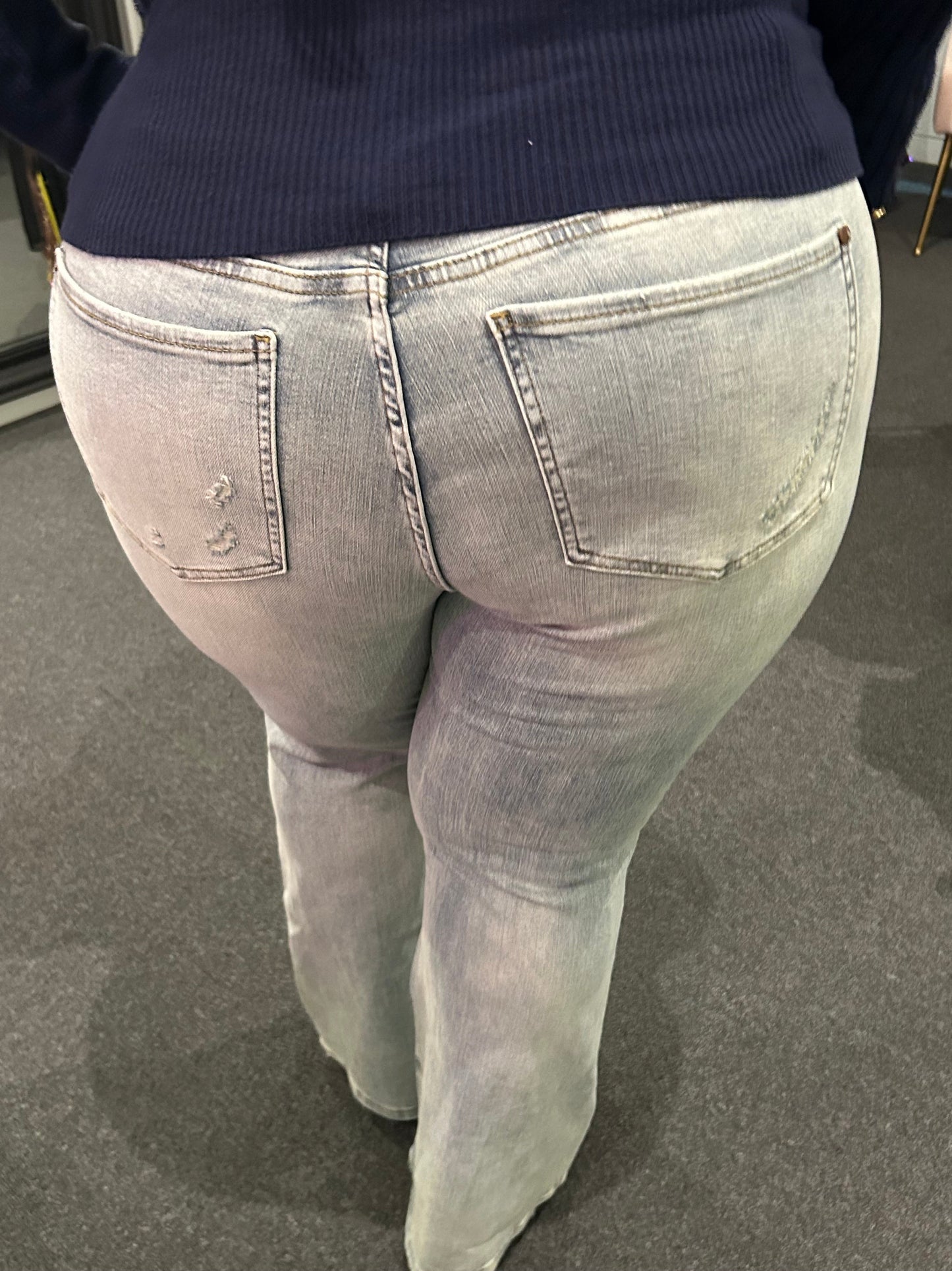 Judy Blue Mid-Rise Light Wash Flare