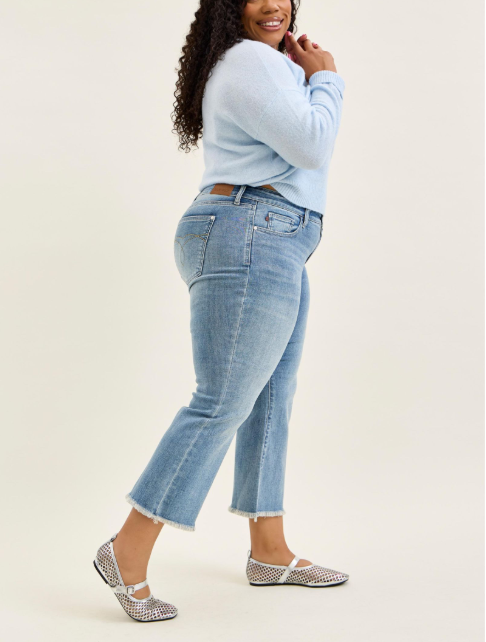 26.5" Judy Blue MR Kick Flare w Frayed Hem